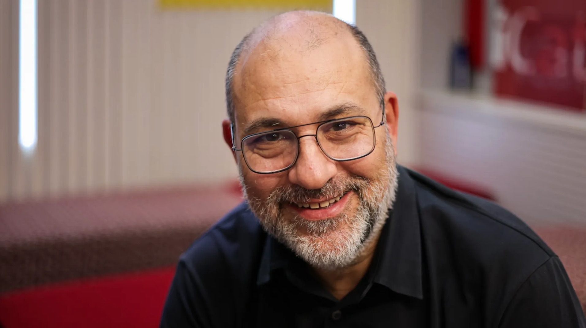 Ganyet: «Cal complir la llei de pantalles i menors: 16 anys per ser a les xarxes i control parental»