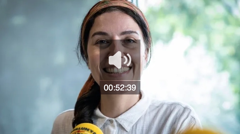 Marta Peirano: «Les empreses tecnològiques ens escolten quan parlem pel mòbil»